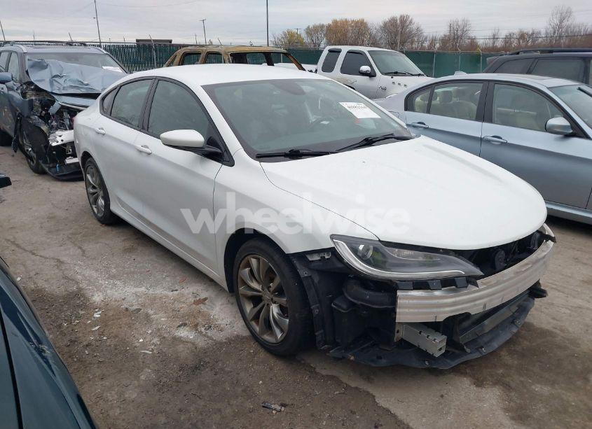 2015 Chrysler 200 S (VIN 1C3CCCBB7FN545875) main photo