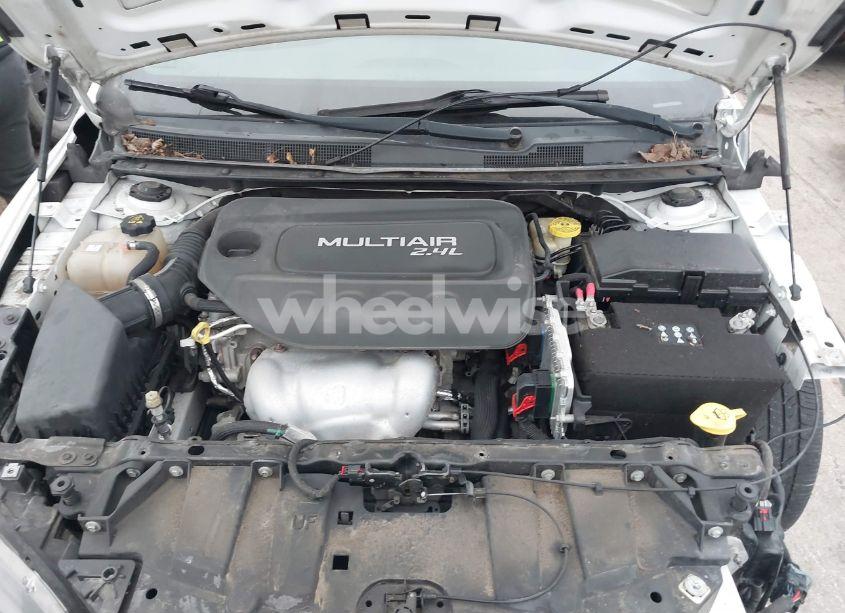 Photo 10 of 2015 Chrysler 200 S (VIN 1C3CCCBB7FN545875)