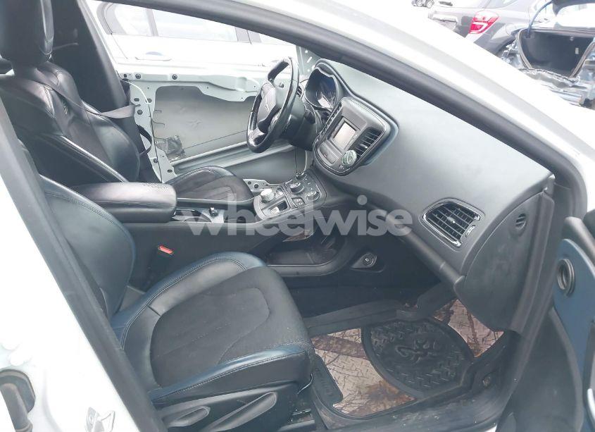 Photo 5 of 2015 Chrysler 200 S (VIN 1C3CCCBB7FN545875)