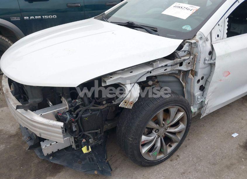 Photo 6 of 2015 Chrysler 200 S (VIN 1C3CCCBB7FN545875)