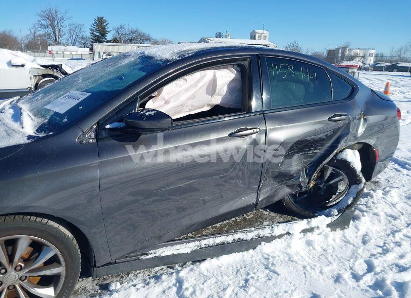 Photo 19 of 2015 Chrysler 200 S (VIN 1C3CCCBB7FN590122)
