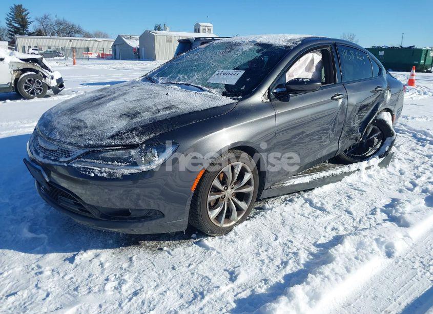 Photo 2 of 2015 Chrysler 200 S (VIN 1C3CCCBB7FN590122)
