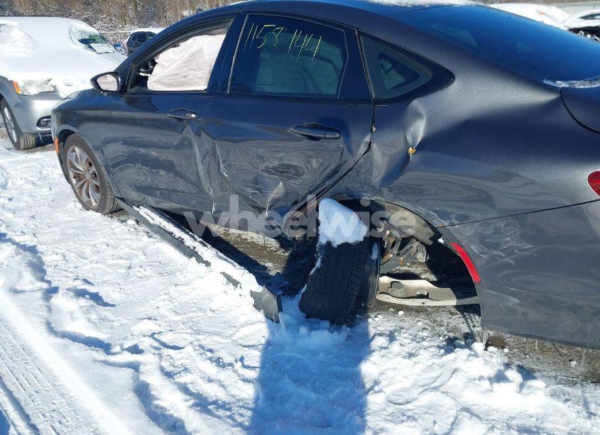 Photo 6 of 2015 Chrysler 200 S (VIN 1C3CCCBB7FN590122)