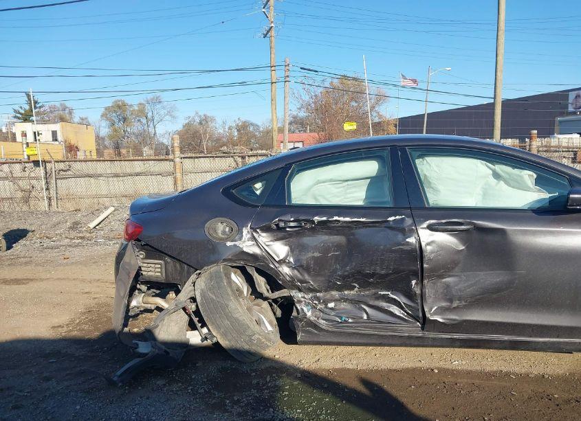 Photo 6 of 2015 Chrysler 200 S (VIN 1C3CCCBB7FN676241)