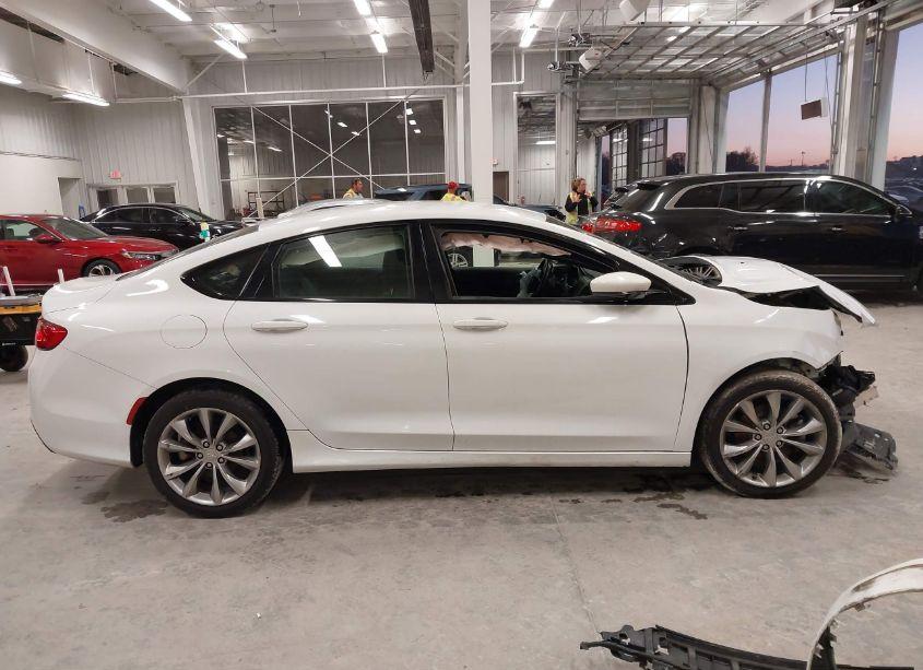 Photo 13 of 2016 Chrysler 200 S (VIN 1C3CCCBB7GN173651)