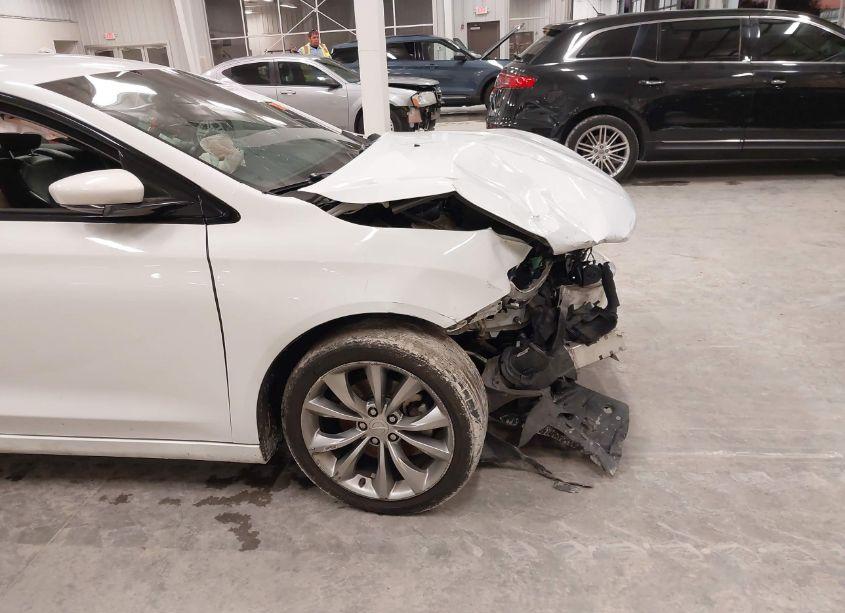 Photo 18 of 2016 Chrysler 200 S (VIN 1C3CCCBB7GN173651)