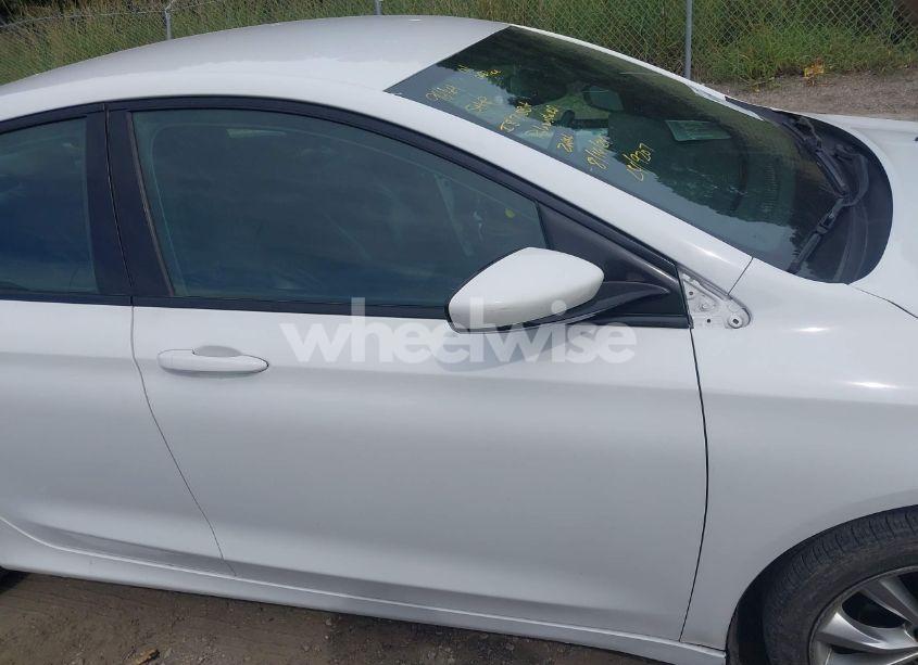 Photo 13 of 2015 Chrysler 200 S (VIN 1C3CCCBB8FN619207)