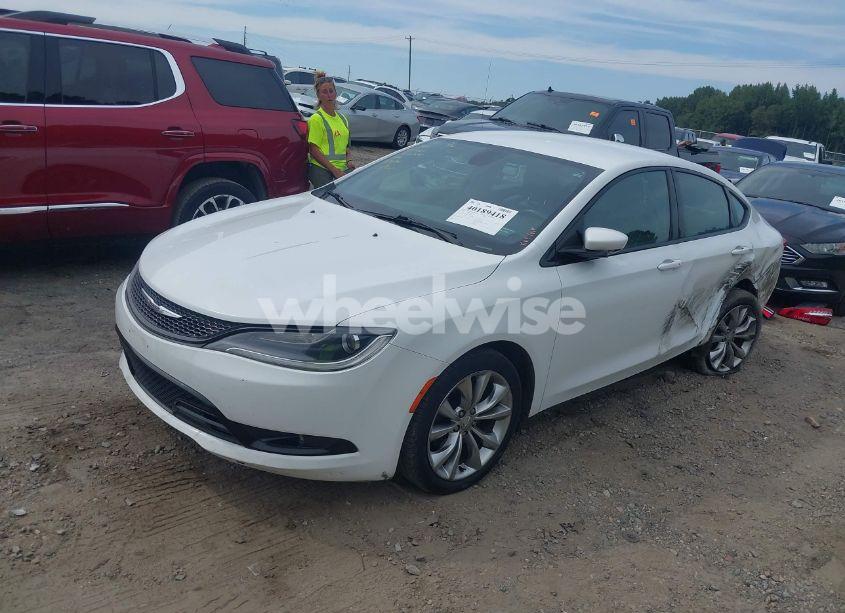 Photo 2 of 2015 Chrysler 200 S (VIN 1C3CCCBB8FN619207)