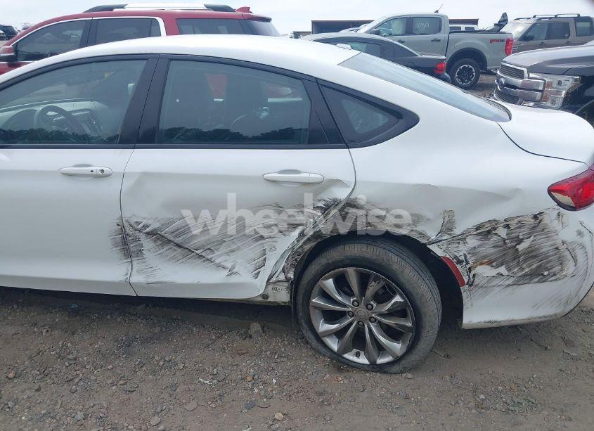 Photo 6 of 2015 Chrysler 200 S (VIN 1C3CCCBB8FN619207)