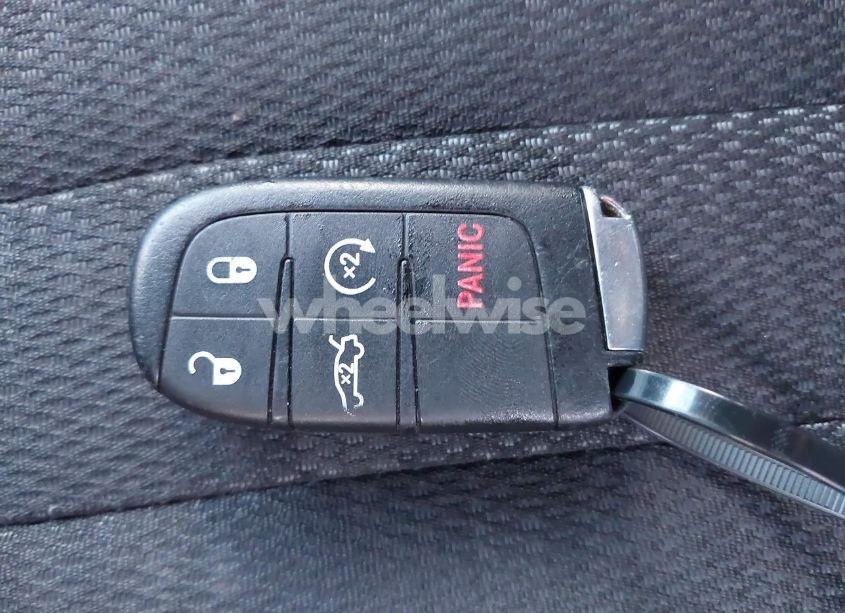 Photo 11 of 2015 Chrysler 200 S (VIN 1C3CCCBB8FN656922)