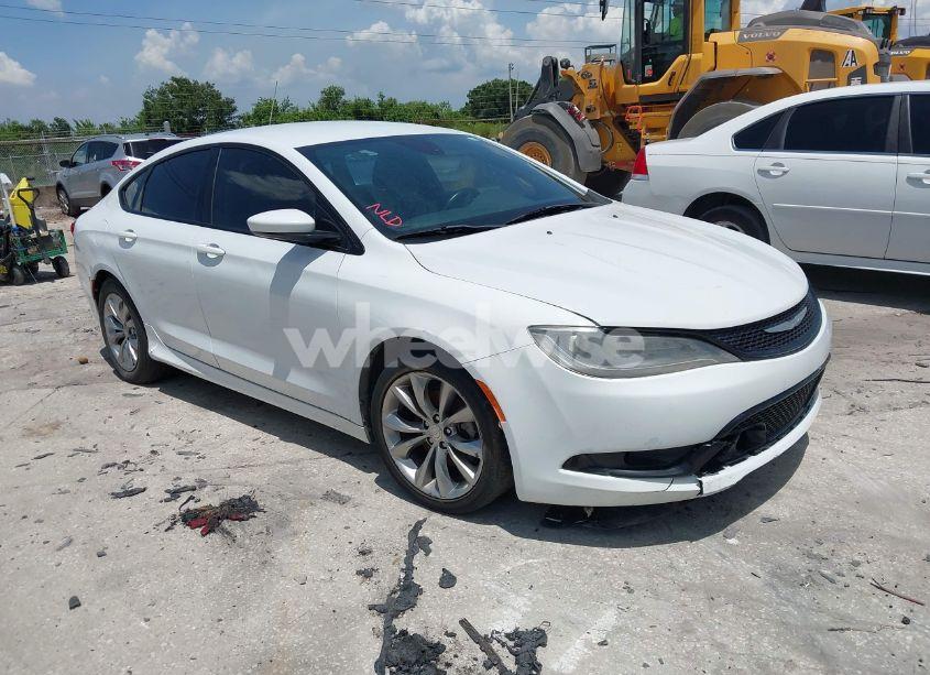 2015 Chrysler 200 S (VIN 1C3CCCBB8FN715368) main photo