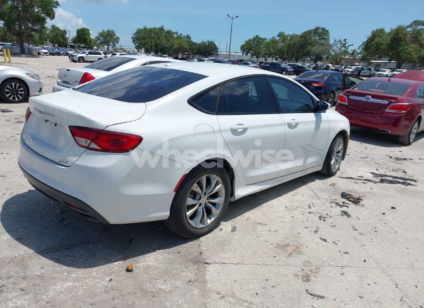 Photo 4 of 2015 Chrysler 200 S (VIN 1C3CCCBB8FN715368)
