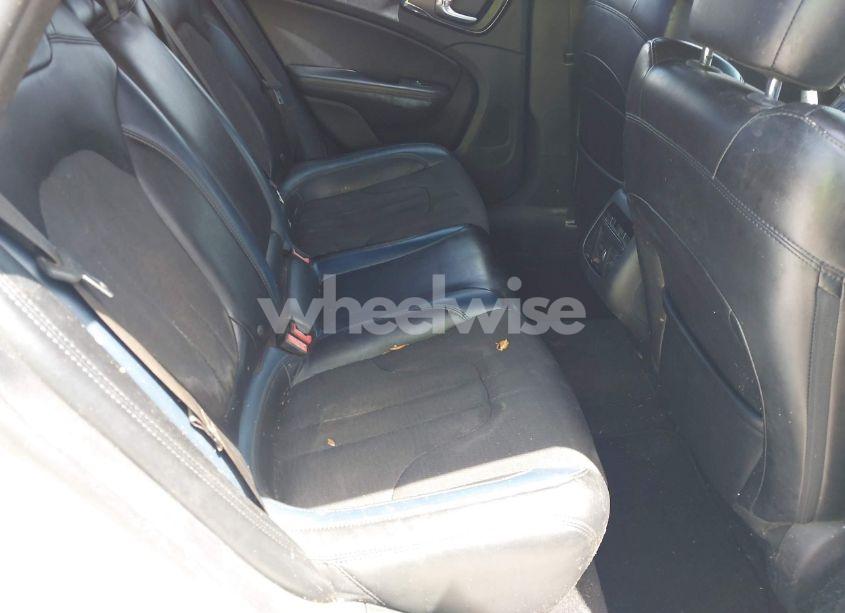 Photo 8 of 2015 Chrysler 200 S (VIN 1C3CCCBB8FN715368)