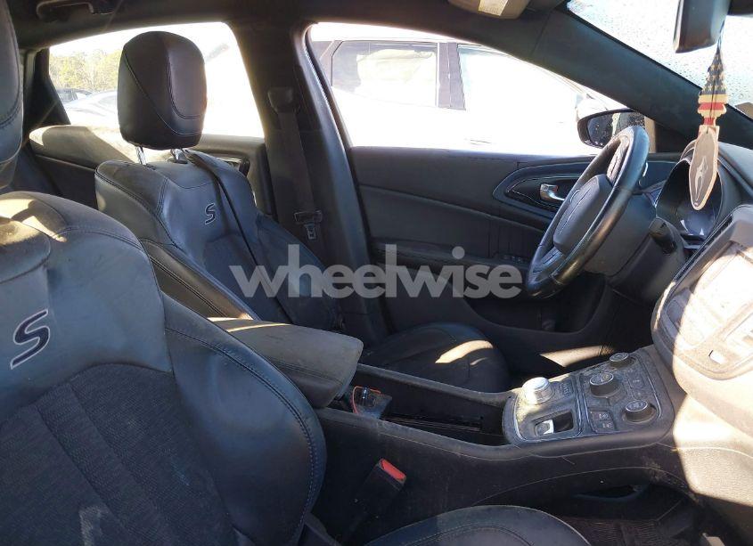 Photo 5 of 2015 Chrysler 200 S (VIN 1C3CCCBB8FN716780)