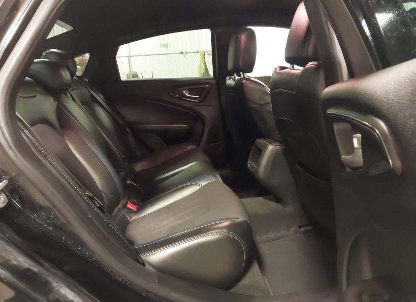 Photo 8 of 2015 Chrysler 200 S (VIN 1C3CCCBB8FN749875)