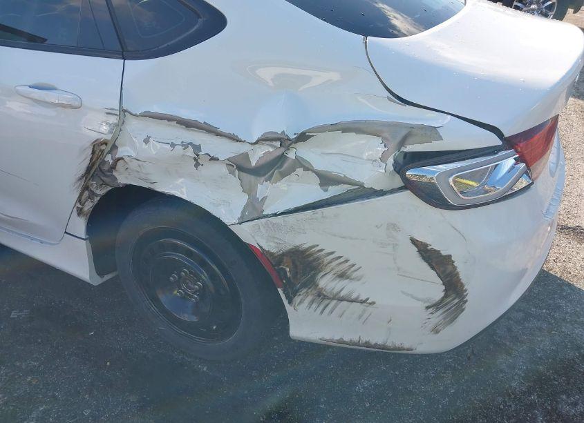 Photo 6 of 2015 Chrysler 200 S (VIN 1C3CCCBB9FN566341)