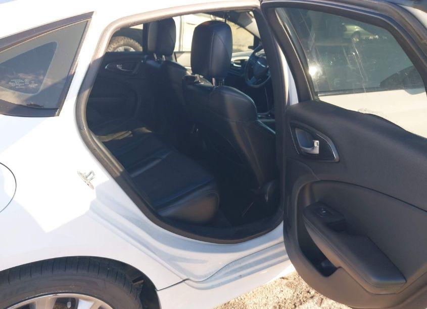 Photo 8 of 2015 Chrysler 200 S (VIN 1C3CCCBB9FN566341)