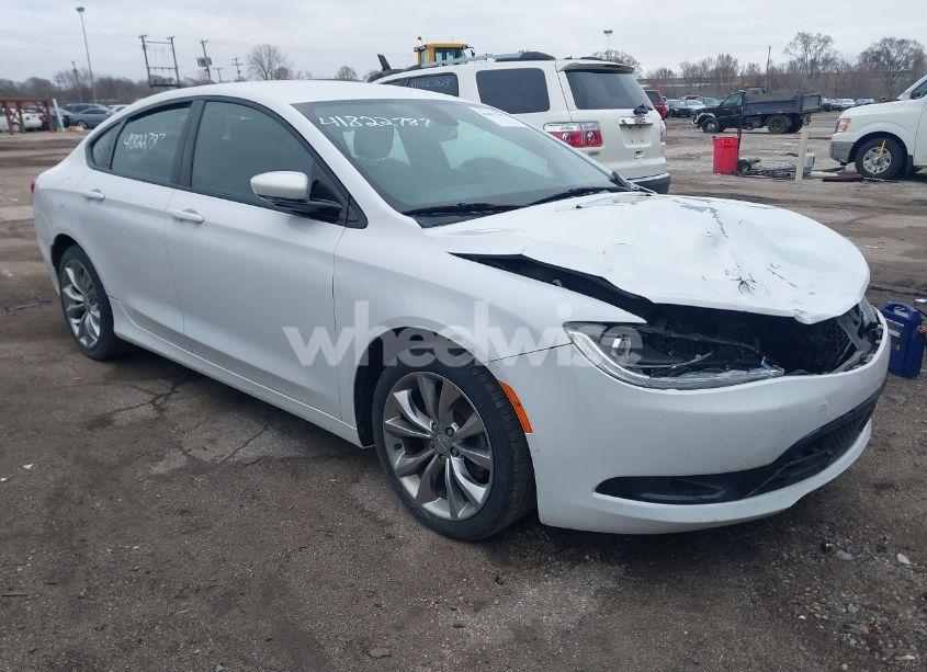 2015 Chrysler 200 S (VIN 1C3CCCBB9FN612900) main photo