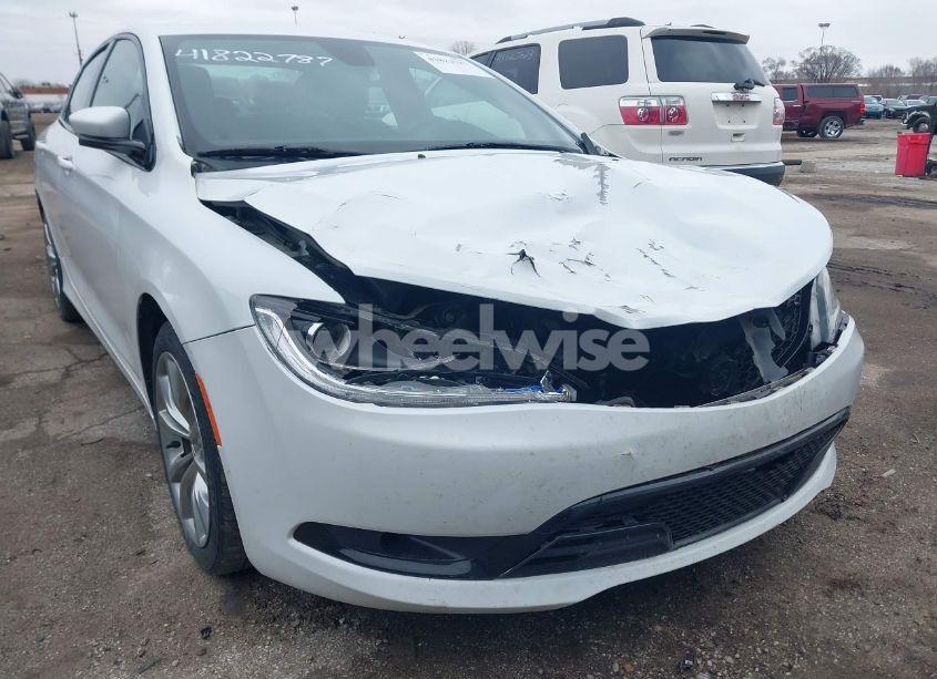 Photo 6 of 2015 Chrysler 200 S (VIN 1C3CCCBB9FN612900)