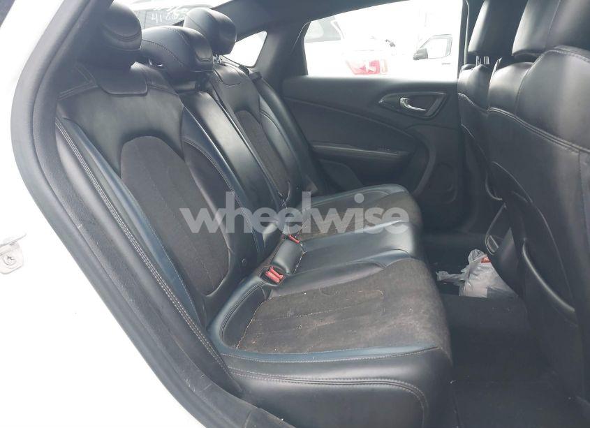 Photo 8 of 2015 Chrysler 200 S (VIN 1C3CCCBB9FN612900)