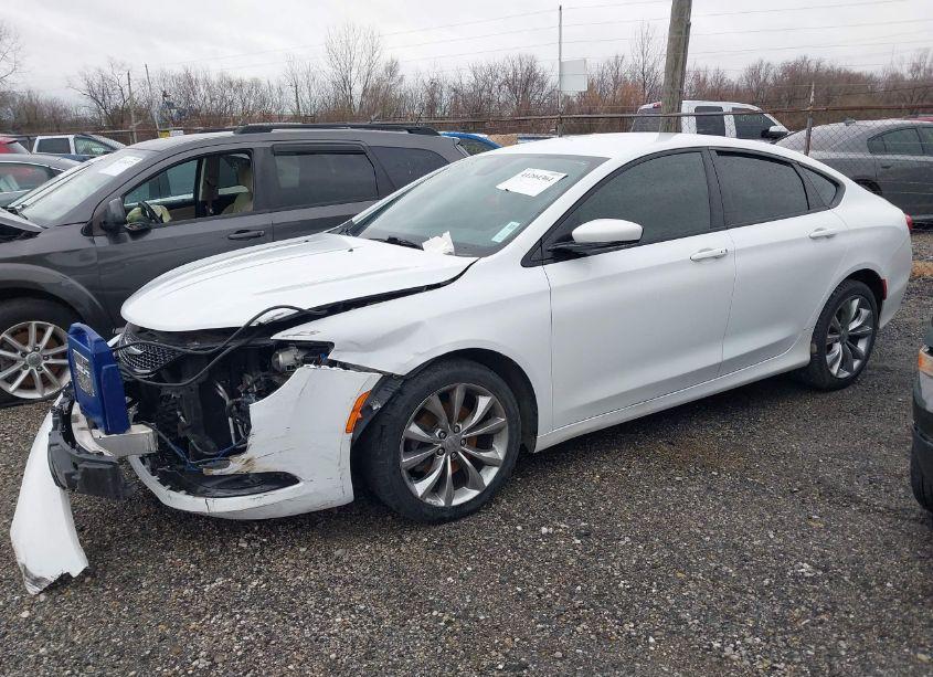 Photo 2 of 2015 Chrysler 200 S (VIN 1C3CCCBB9FN665516)