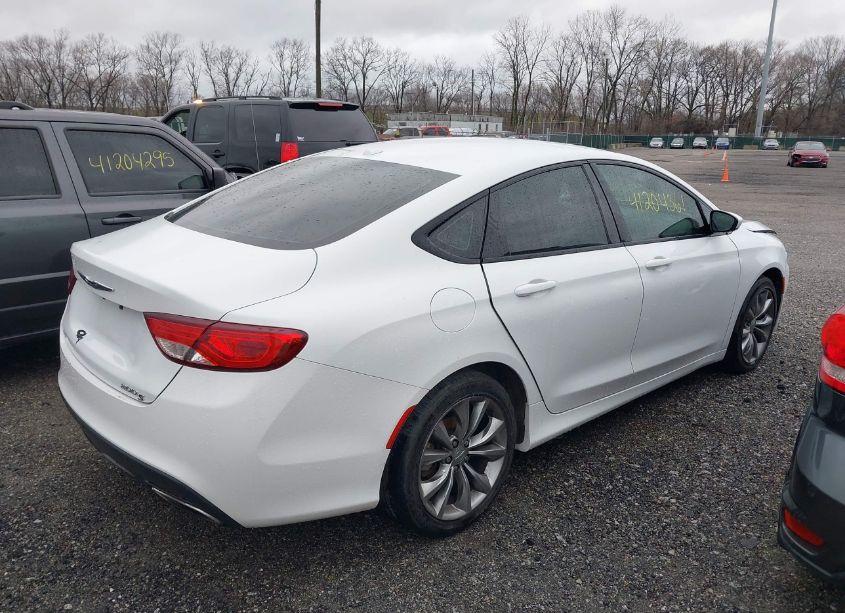 Photo 4 of 2015 Chrysler 200 S (VIN 1C3CCCBB9FN665516)
