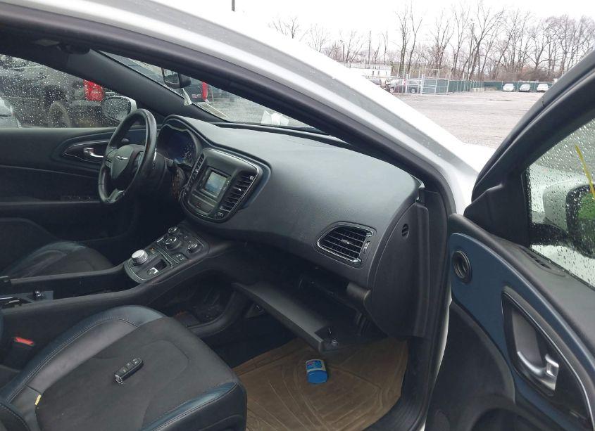 Photo 5 of 2015 Chrysler 200 S (VIN 1C3CCCBB9FN665516)