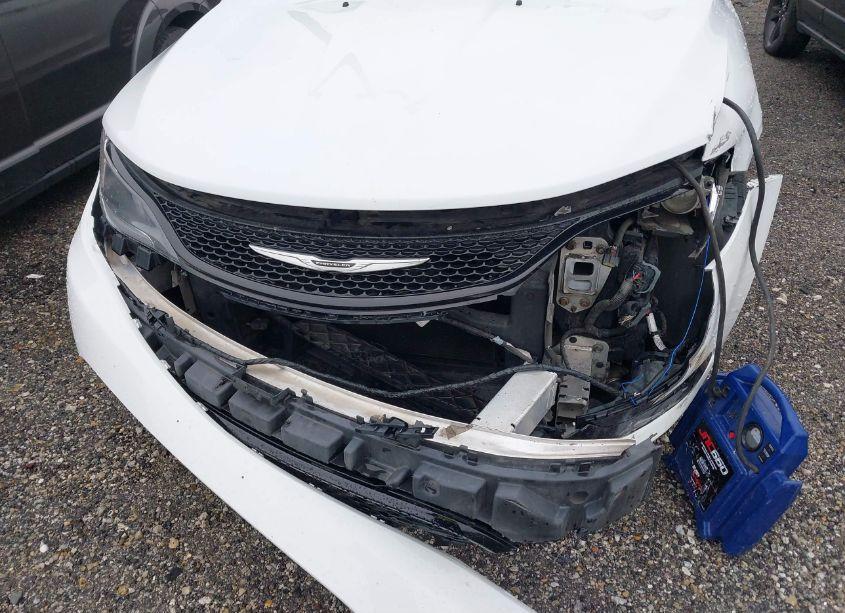 Photo 6 of 2015 Chrysler 200 S (VIN 1C3CCCBB9FN665516)