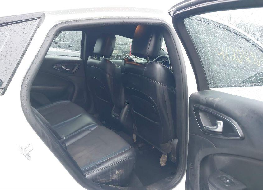 Photo 8 of 2015 Chrysler 200 S (VIN 1C3CCCBB9FN665516)