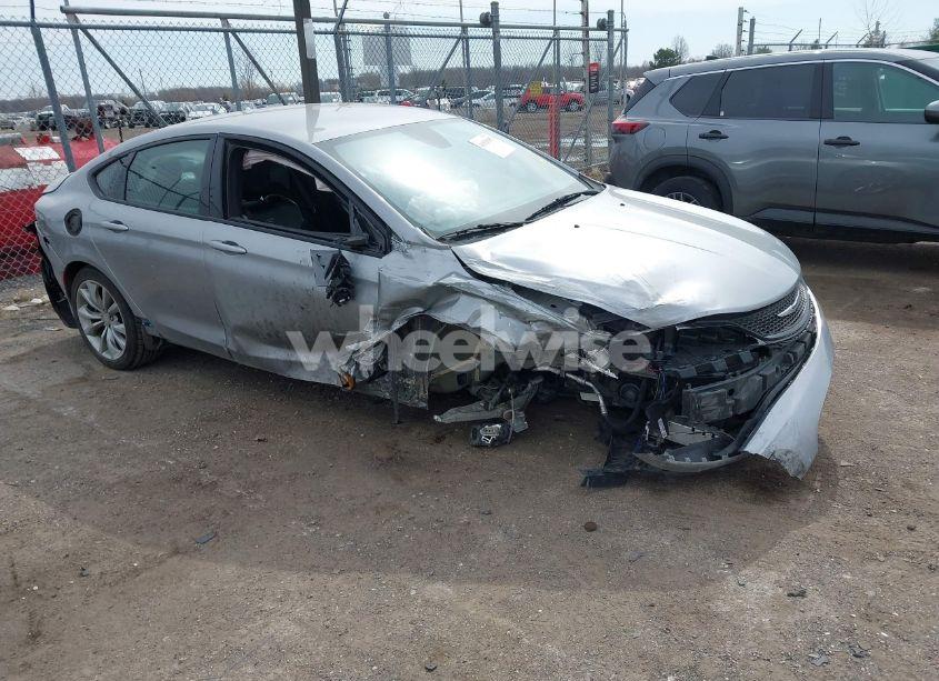 2015 Chrysler 200 S (VIN 1C3CCCBB9FN702905) main photo