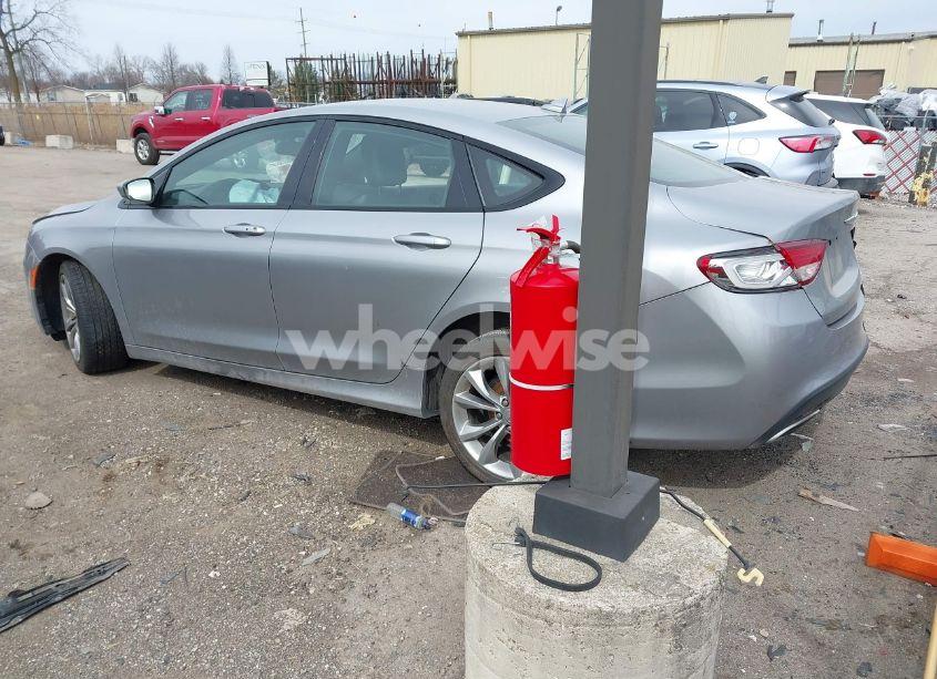 Photo 3 of 2015 Chrysler 200 S (VIN 1C3CCCBB9FN702905)