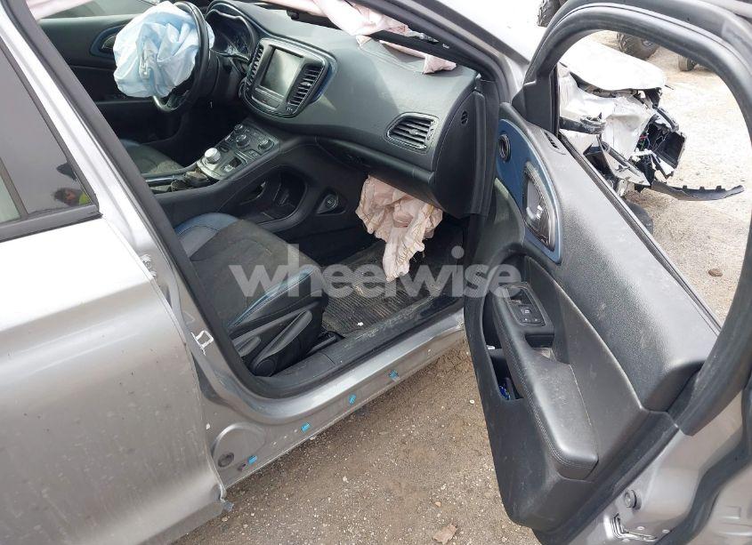 Photo 5 of 2015 Chrysler 200 S (VIN 1C3CCCBB9FN702905)