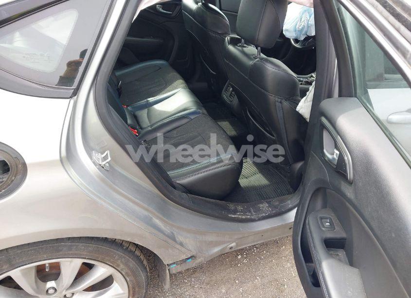 Photo 8 of 2015 Chrysler 200 S (VIN 1C3CCCBB9FN702905)