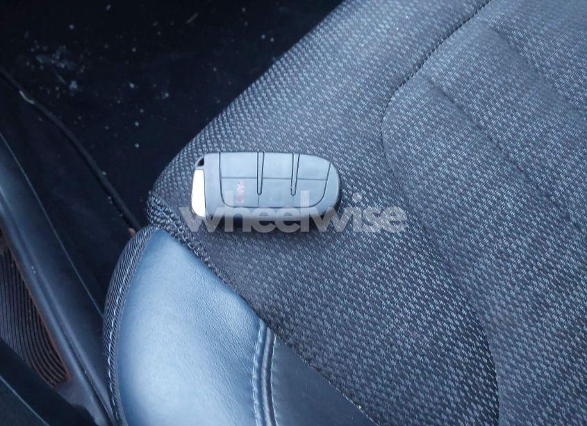 Photo 11 of 2016 Chrysler 200 S (VIN 1C3CCCBB9GN112365)