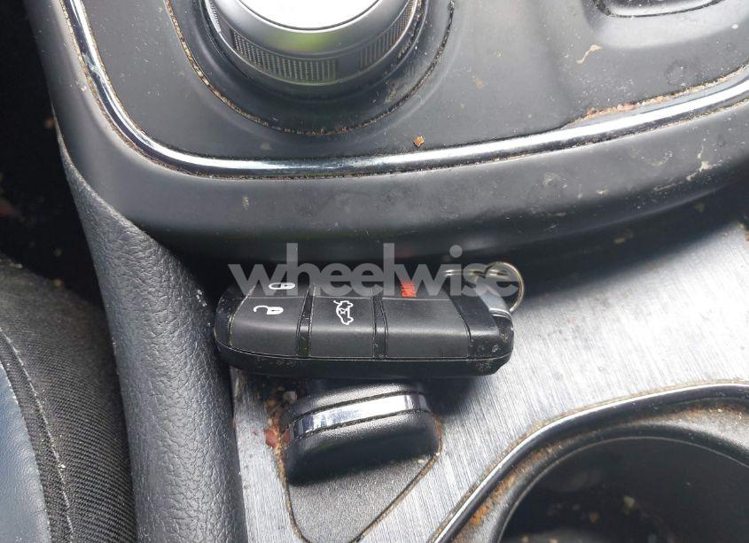 Photo 11 of 2016 Chrysler 200 S (VIN 1C3CCCBB9GN138870)