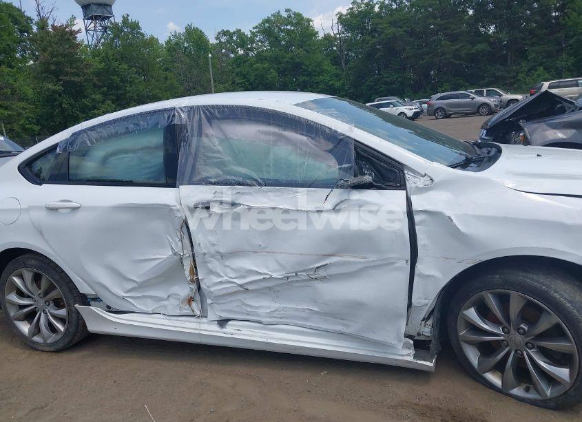 Photo 13 of 2016 Chrysler 200 S (VIN 1C3CCCBB9GN138870)