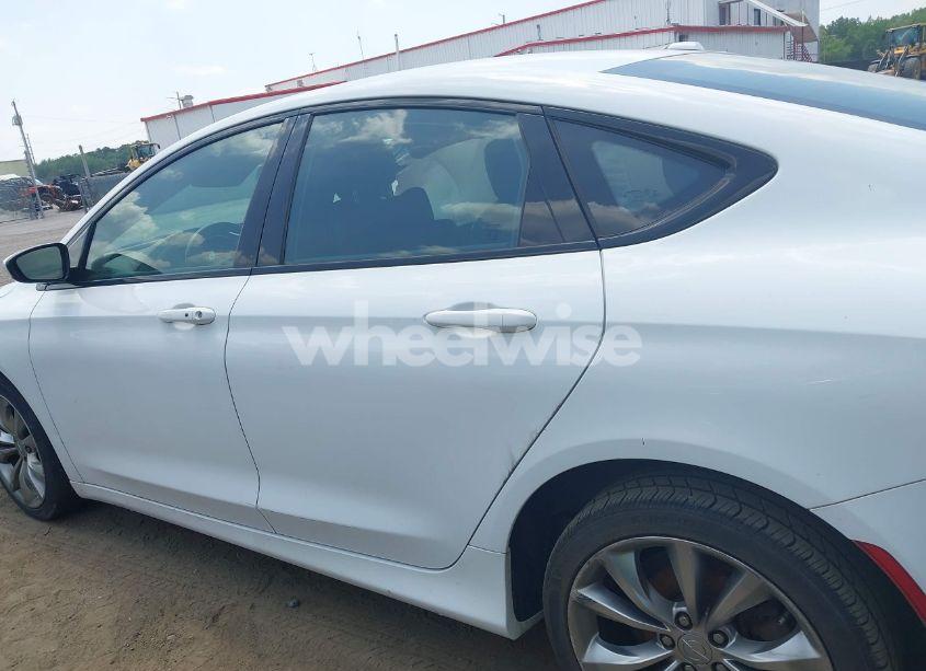 Photo 14 of 2016 Chrysler 200 S (VIN 1C3CCCBB9GN138870)