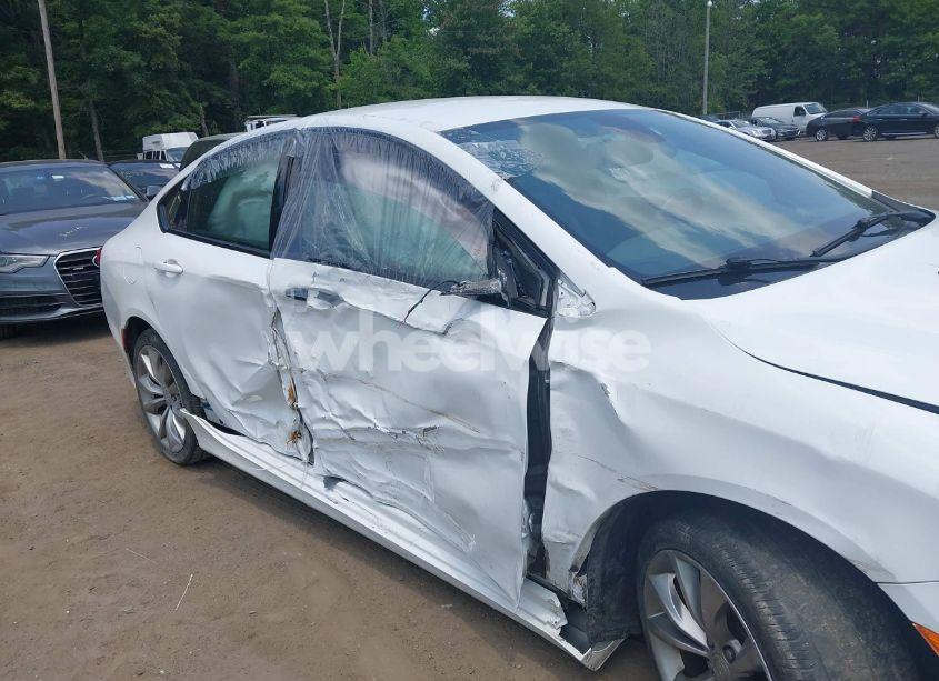 Photo 6 of 2016 Chrysler 200 S (VIN 1C3CCCBB9GN138870)