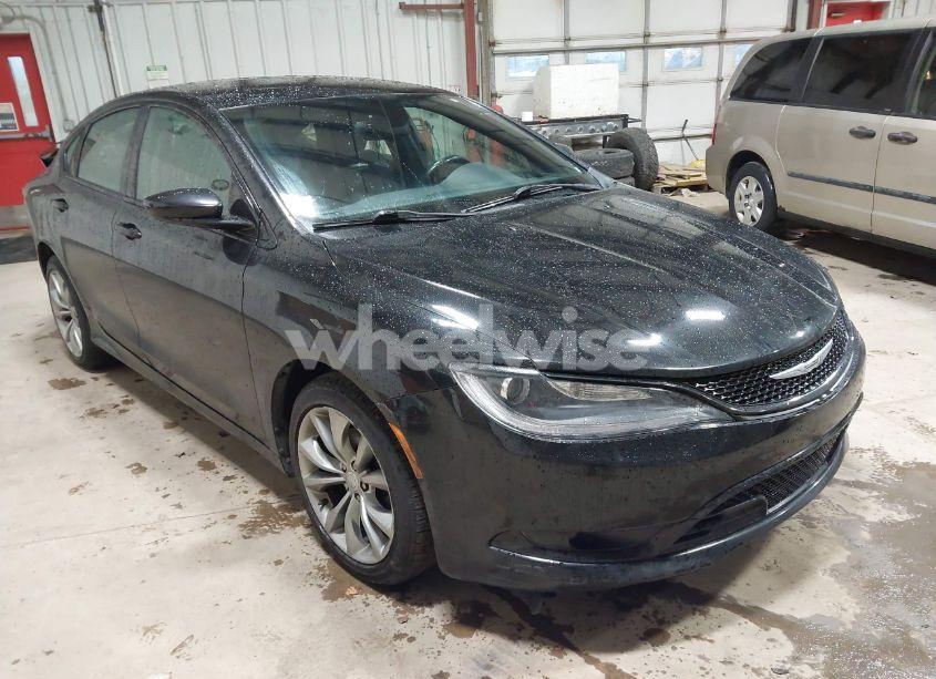 2015 Chrysler 200 S (VIN 1C3CCCBBXFN531792) main photo
