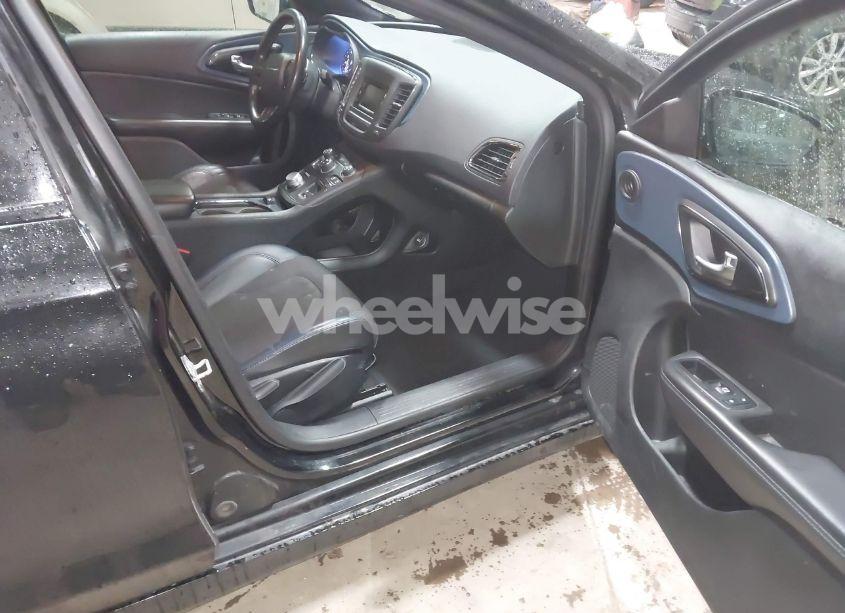 Photo 5 of 2015 Chrysler 200 S (VIN 1C3CCCBBXFN531792)