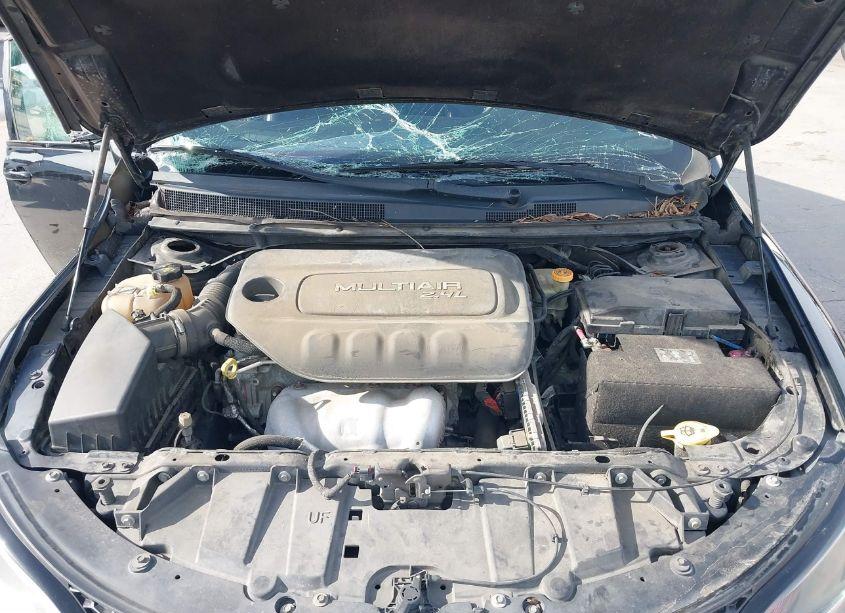 Photo 10 of 2015 Chrysler 200 S (VIN 1C3CCCBBXFN566364)