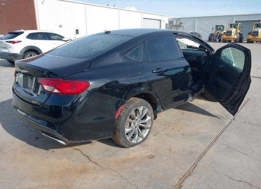 Photo 4 of 2015 Chrysler 200 S (VIN 1C3CCCBBXFN566364)