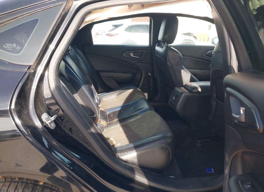 Photo 8 of 2015 Chrysler 200 S (VIN 1C3CCCBBXFN566364)