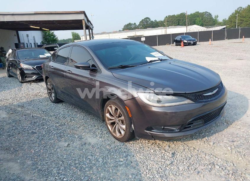 2015 Chrysler 200 S (VIN 1C3CCCBBXFN619371) main photo