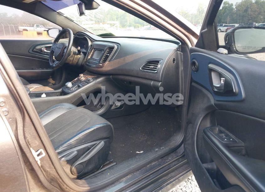 Photo 5 of 2015 Chrysler 200 S (VIN 1C3CCCBBXFN619371)