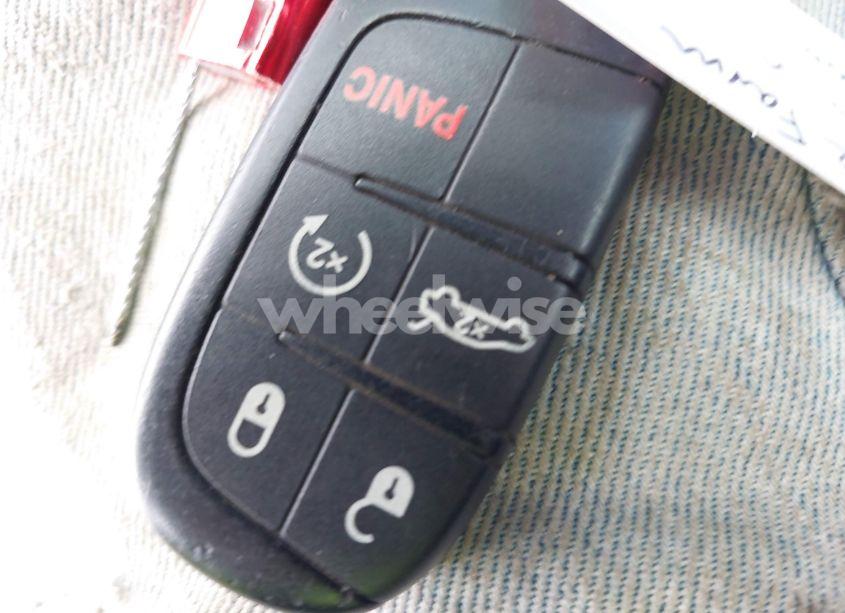 Photo 11 of 2015 Chrysler 200 S (VIN 1C3CCCBG0FN615972)