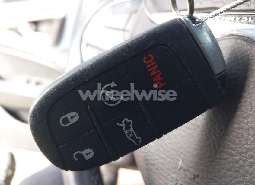 Photo 11 of 2016 Chrysler 200 S (VIN 1C3CCCBG0GN192179)