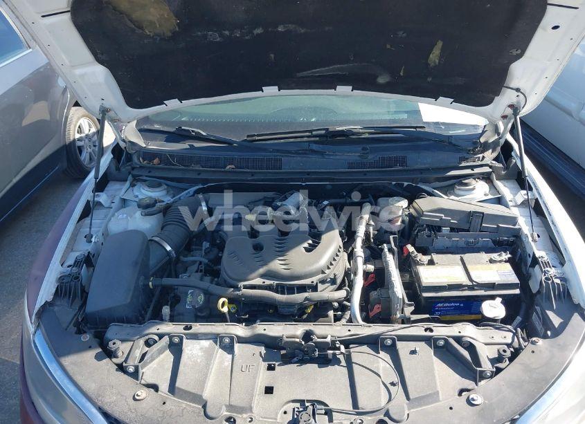 Photo 10 of 2015 Chrysler 200 S (VIN 1C3CCCBG1FN517453)