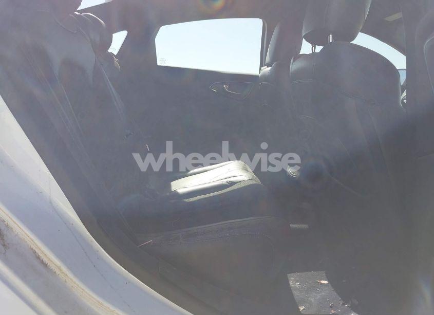 Photo 8 of 2015 Chrysler 200 S (VIN 1C3CCCBG1FN517453)