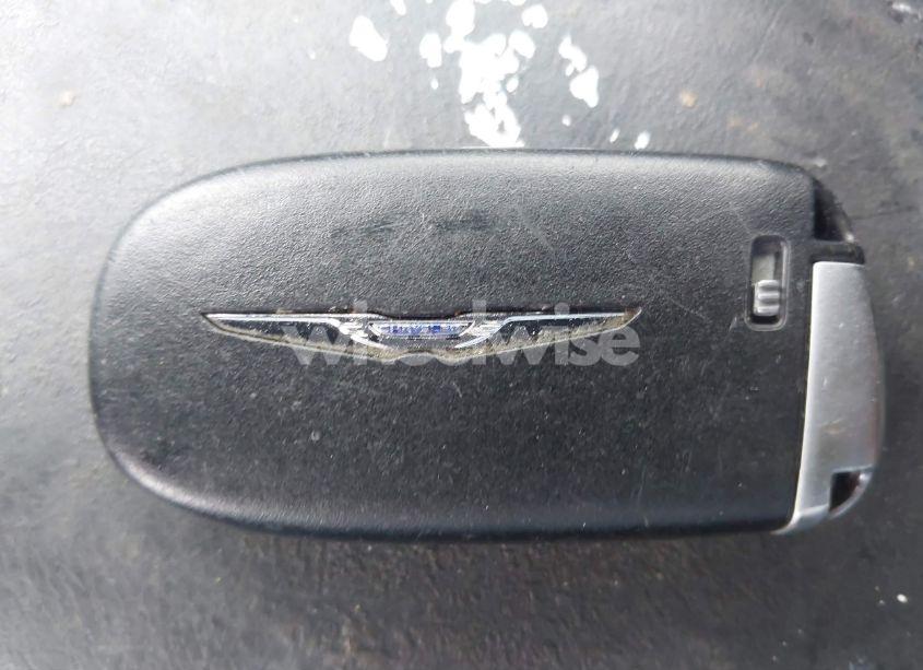 Photo 11 of 2015 Chrysler 200 S (VIN 1C3CCCBG1FN735635)